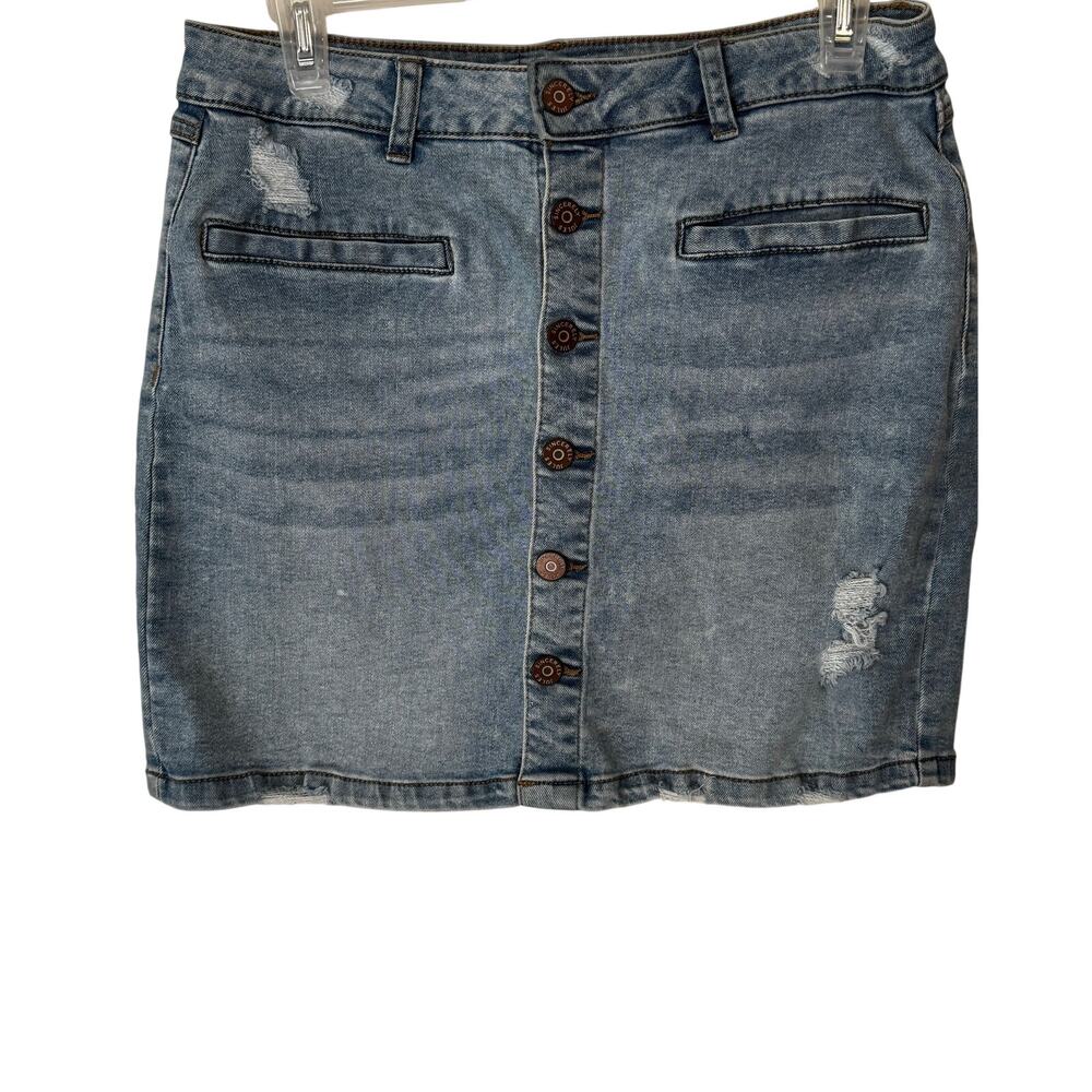 Sincerely Jules 9/29 Light wash button front denim distressed mini skirt